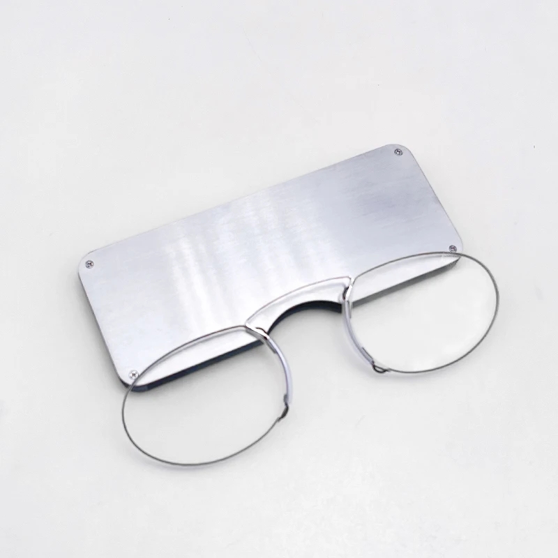 2024 Titanium Mini Reading Gla - Wallet Slim Titanium recensione e prezzo